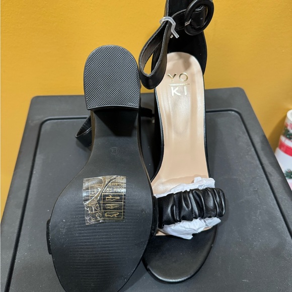 Yoki Women's Black Heeled Sandals - Picture 3 of 7